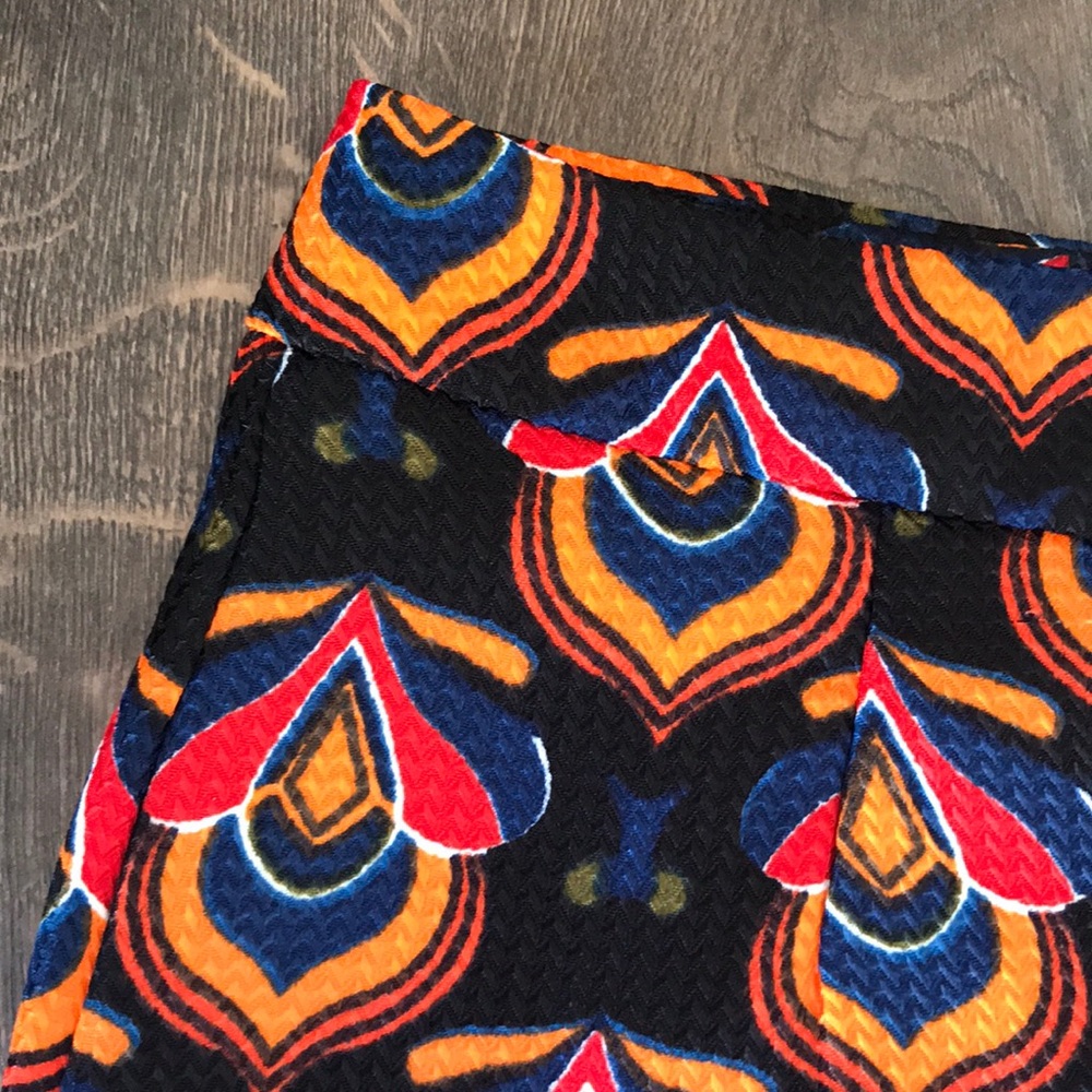 Patterned skirt - Picture 2 of 3